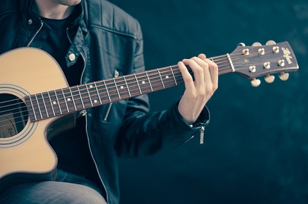 Jouez te chantez les plus belles chansons françaises